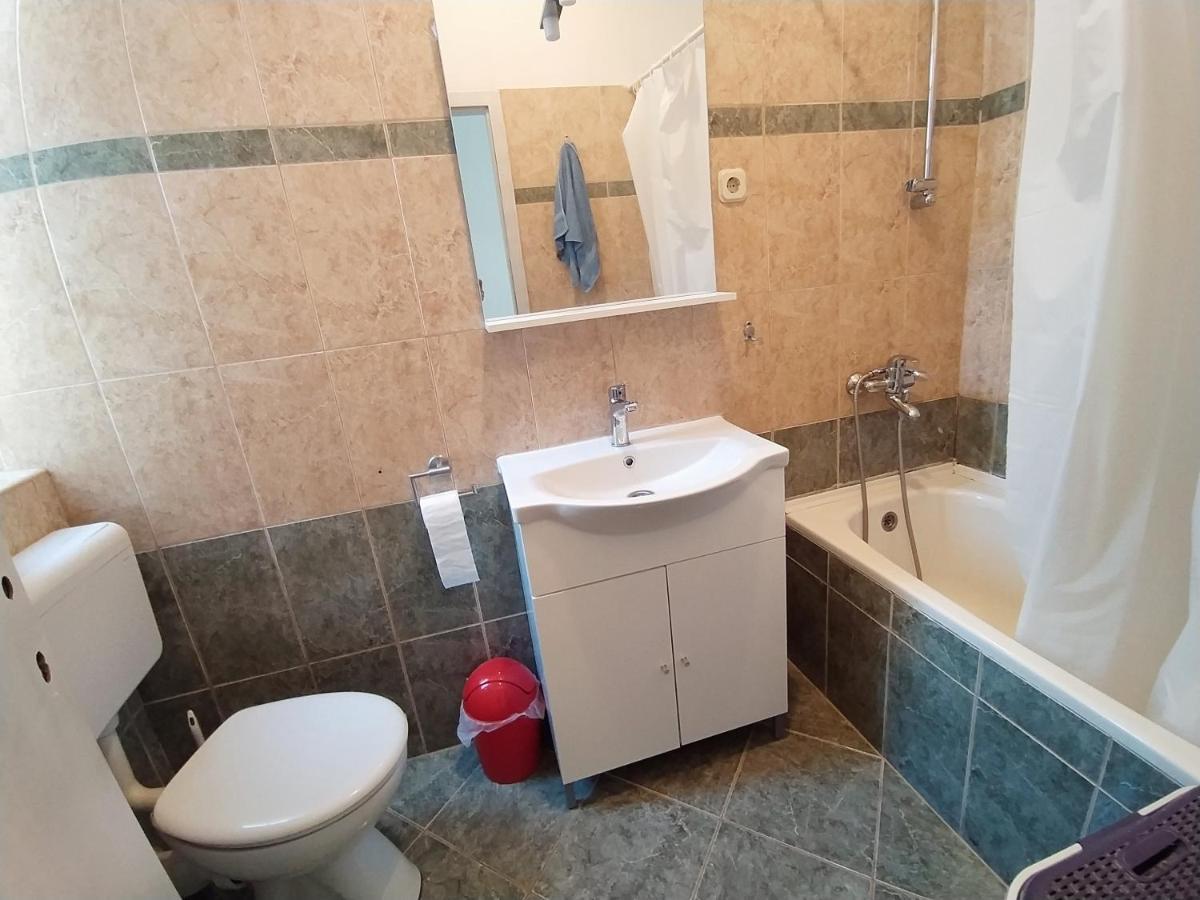 Modern Apartment With 3 Bedrooms มาคาร์สกา ภายนอก รูปภาพ