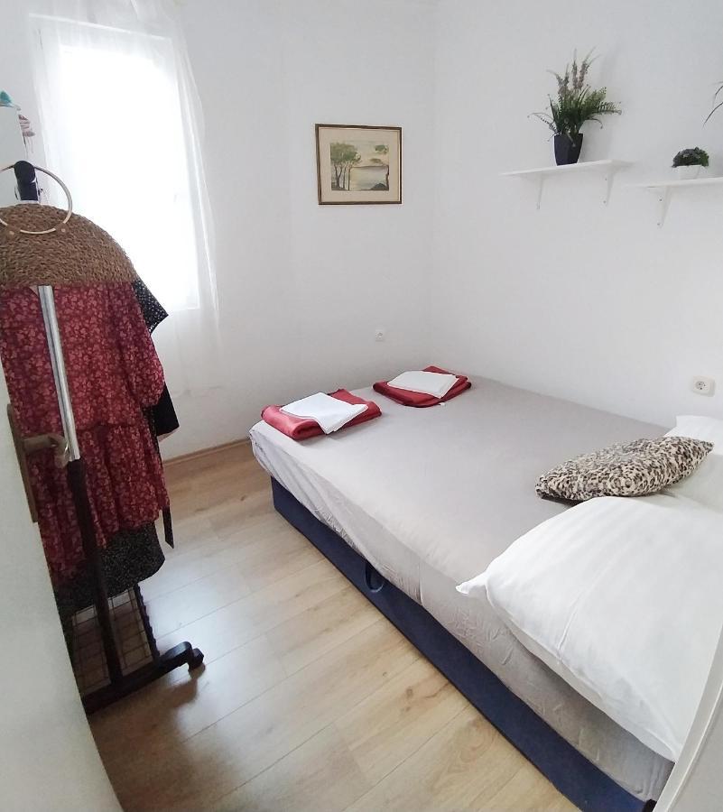 Modern Apartment With 3 Bedrooms มาคาร์สกา ภายนอก รูปภาพ